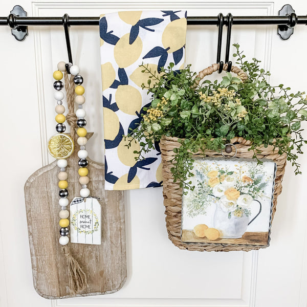 Display with hanging picture of Lemon Summetime Print